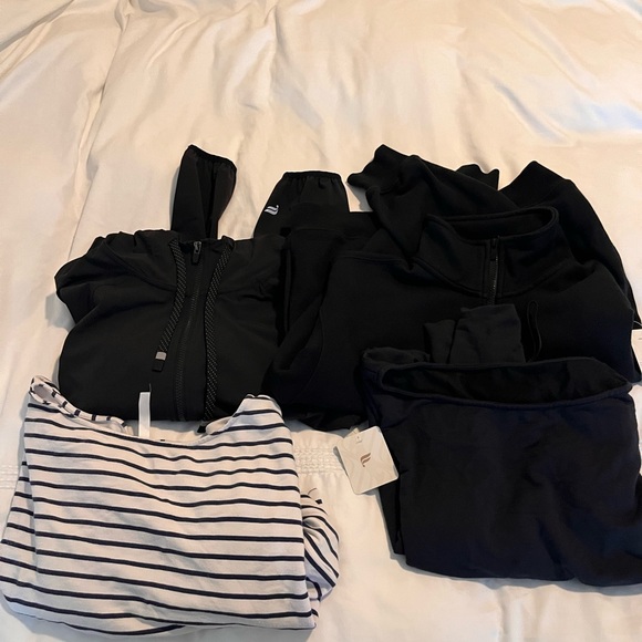 NEW Fabletics LOT BUNDLE 4pieces total Set